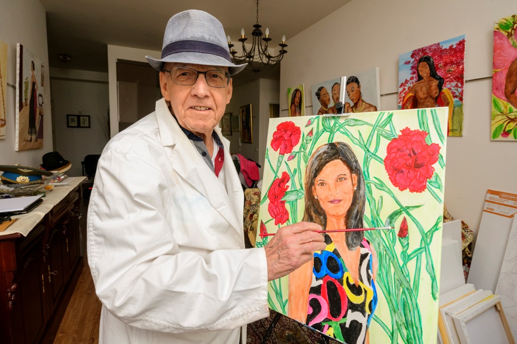 Roberto Moreno, con su otra pasión, la pintura, en 2018